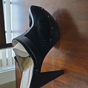 Womens shoes